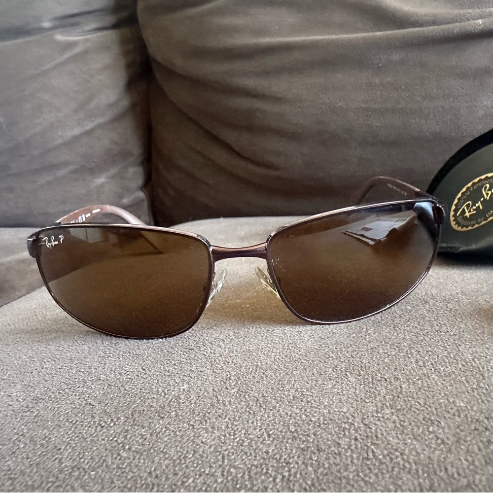 Ray-Ban Brown Sunglasses Sporty Design - Picture 2 of 5